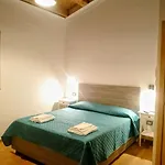 Lo Specchio Sul Mare 게스트하우스 산타플라비아
