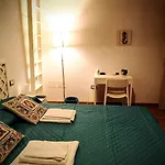 Lo Specchio Sul Mare 게스트하우스 3*