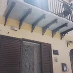 게스트하우스 Lo Specchio Sul Mare 3*