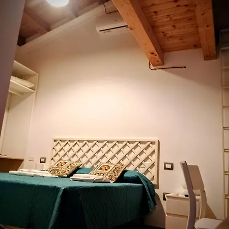 Lo Specchio Sul Mare Guest house *
