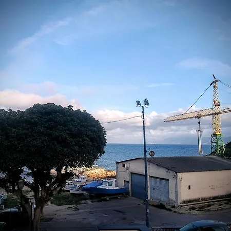 Lo Specchio Sul Mare 게스트하우스 산타플라비아